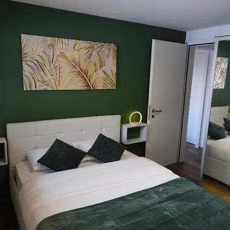 Panoramique Avec Vue Alpine A 180 Degres - Poele Scandinave & Nature